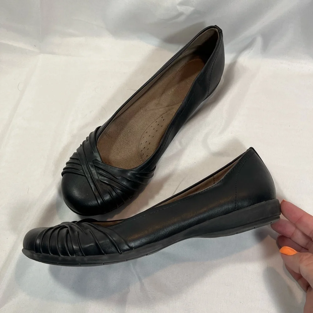 Natural Soul by Naturalizer “GIRLY” Black Flats